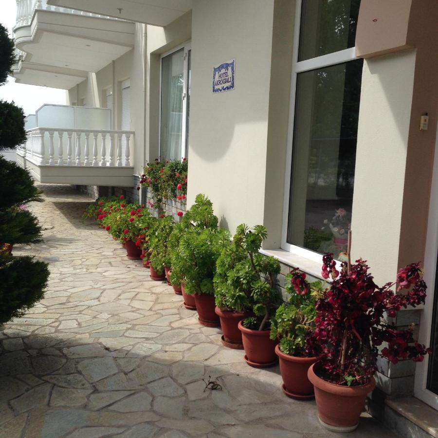 Hotel Akrogiali Korinós Exterior foto